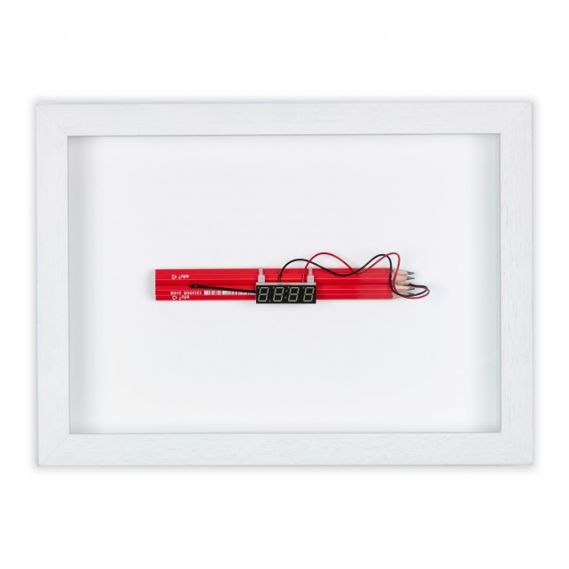 Small Dynamite 9_9 techniques mixtes et crayons 21x28x4cm 1300€